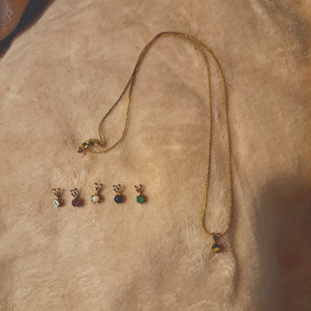 Charm pendant necklace